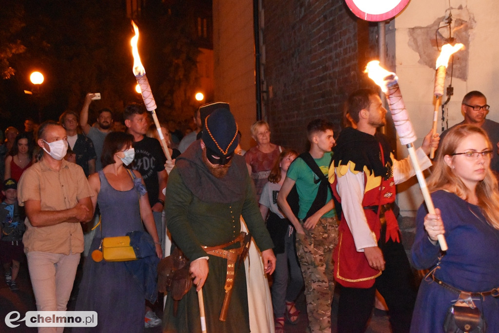 Korowód mieszkańców przeszedł ulicami miasta