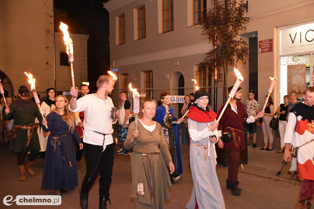 Korowód mieszkańców przeszedł ulicami miasta