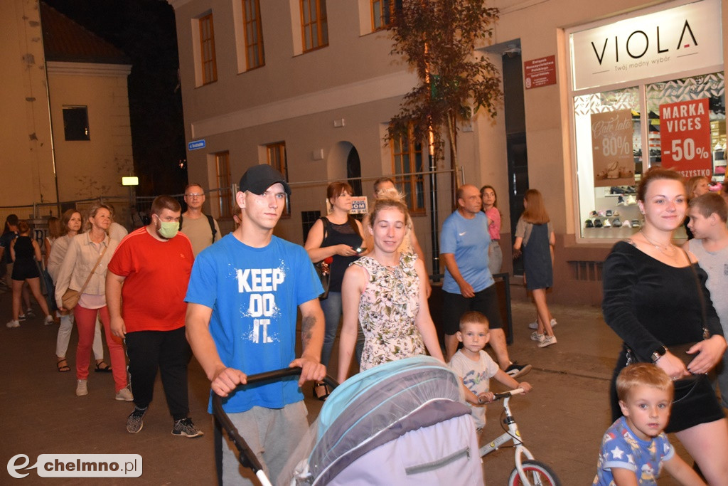 Korowód mieszkańców przeszedł ulicami miasta