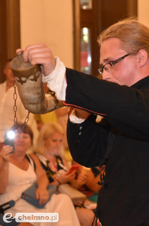 Korowód mieszkańców przeszedł ulicami miasta