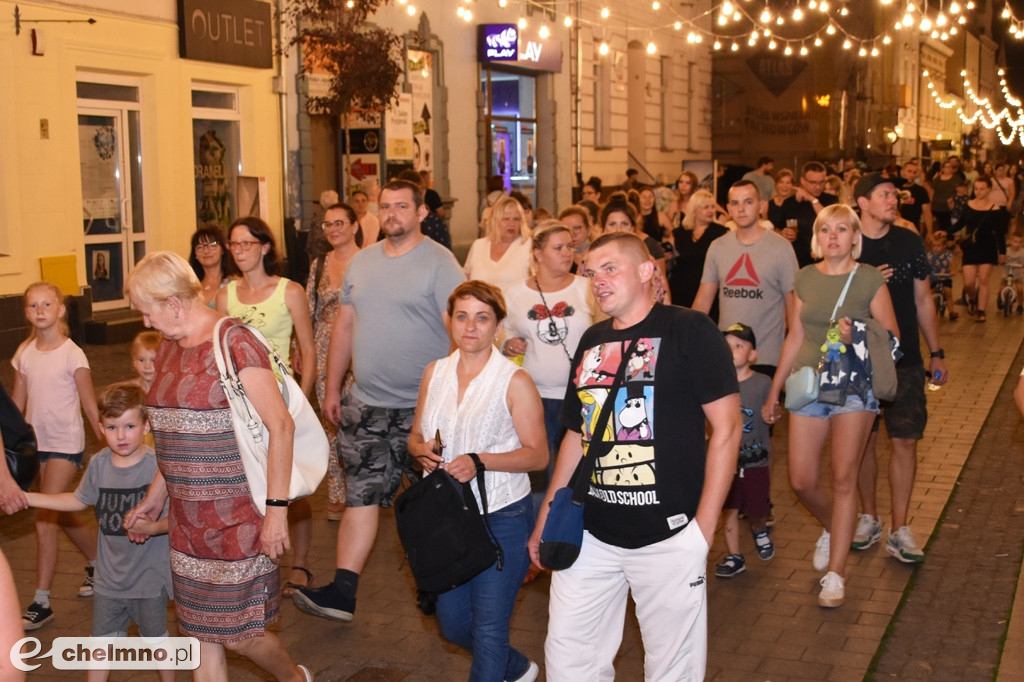 Korowód mieszkańców przeszedł ulicami miasta