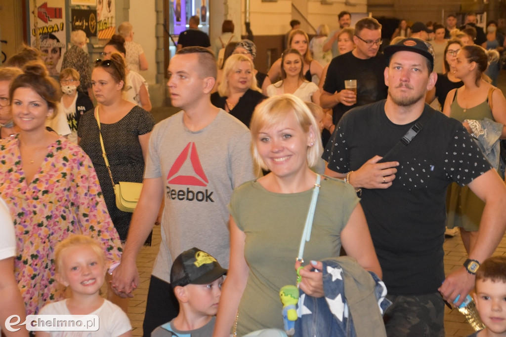 Korowód mieszkańców przeszedł ulicami miasta