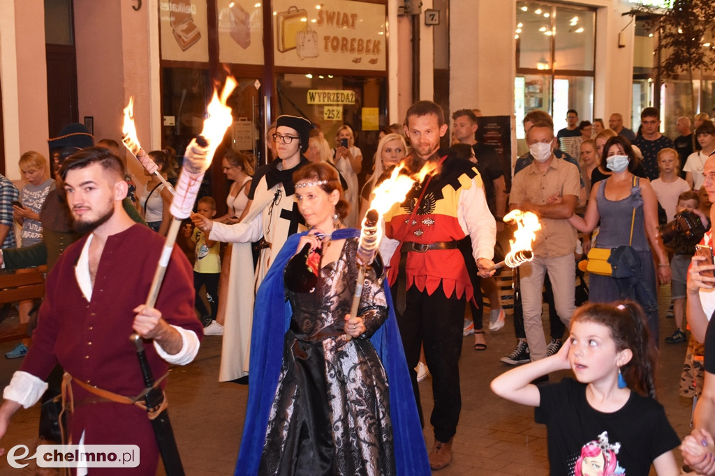 Korowód mieszkańców przeszedł ulicami miasta