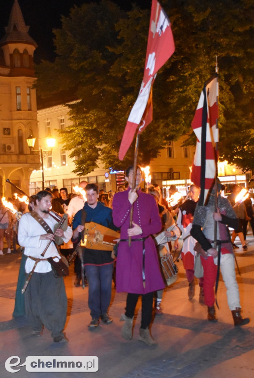 Korowód mieszkańców przeszedł ulicami miasta