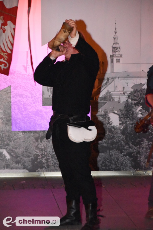 Korowód mieszkańców przeszedł ulicami miasta