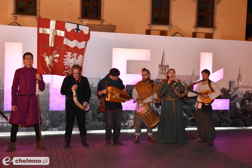 Korowód mieszkańców przeszedł ulicami miasta