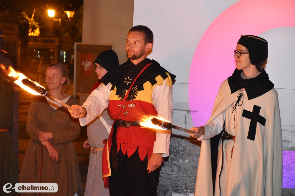 Korowód mieszkańców przeszedł ulicami miasta