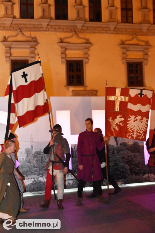 Korowód mieszkańców przeszedł ulicami miasta