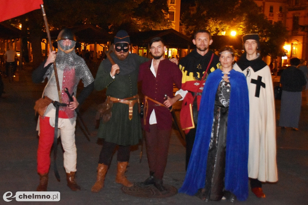 Korowód mieszkańców przeszedł ulicami miasta