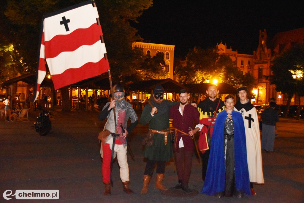 Korowód mieszkańców przeszedł ulicami miasta