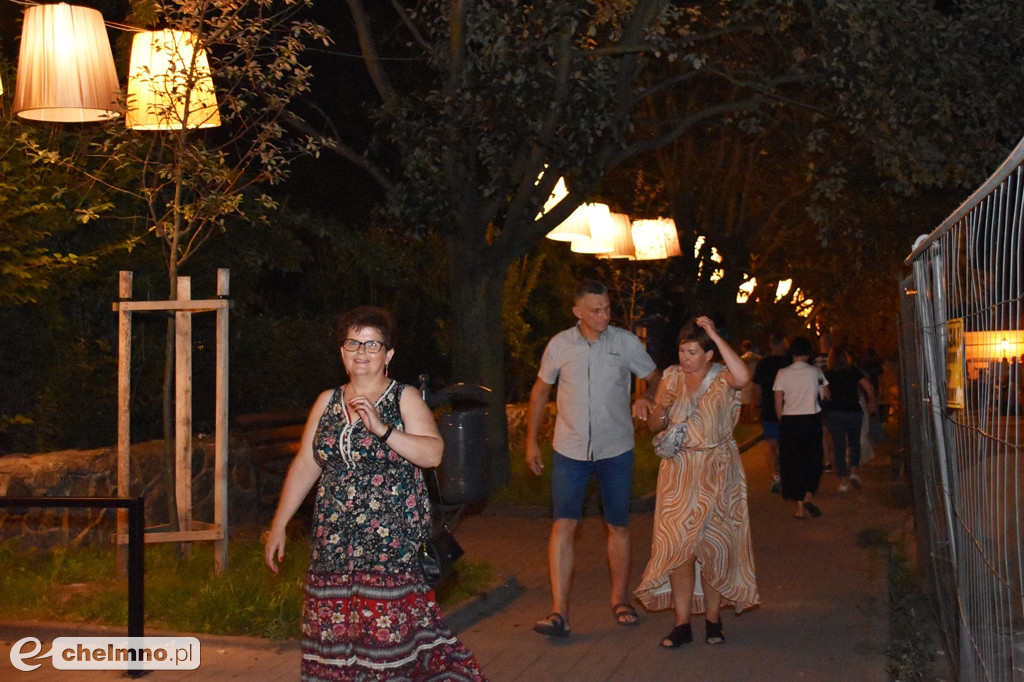 Korowód mieszkańców przeszedł ulicami miasta