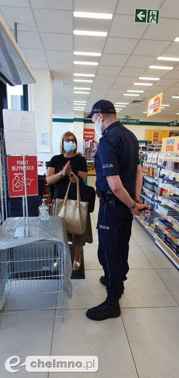 Fotorelacja z trwających kontroli obostrzeń sanitarnych