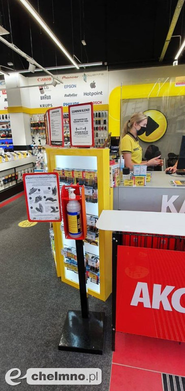Fotorelacja z trwających kontroli obostrzeń sanitarnych