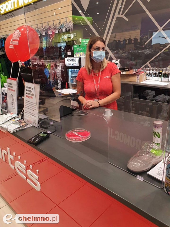 Fotorelacja z trwających kontroli obostrzeń sanitarnych