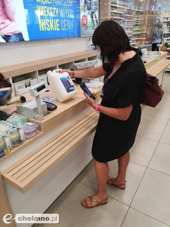Fotorelacja z trwających kontroli obostrzeń sanitarnych