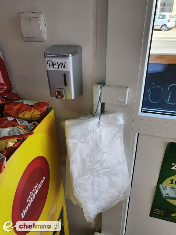 Fotorelacja z trwających kontroli obostrzeń sanitarnych