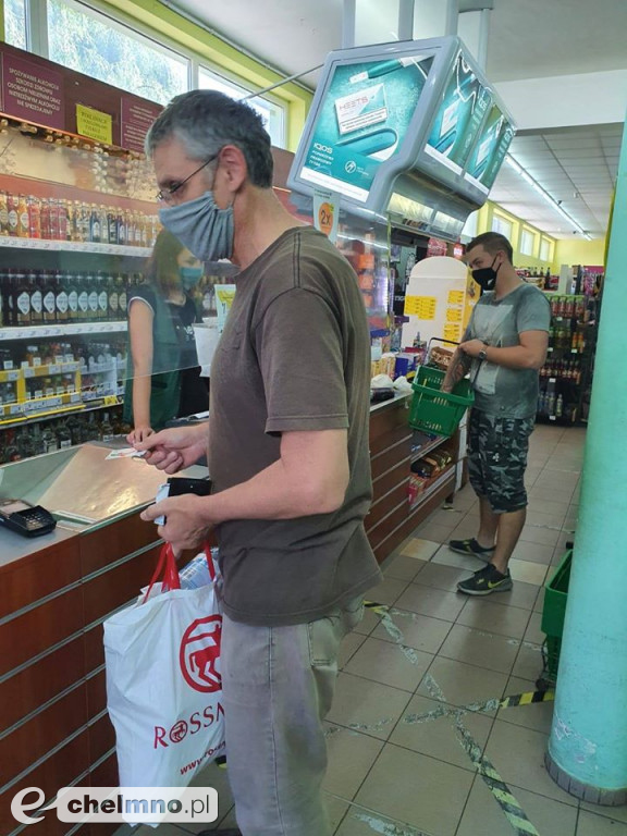 Fotorelacja z trwających kontroli obostrzeń sanitarnych