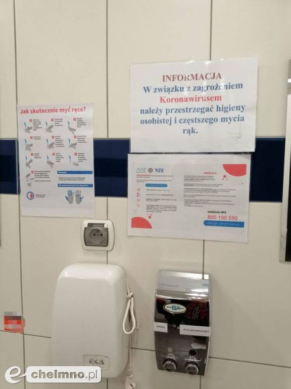 Pracownicy Sanepidu sprawdzają bezpieczeństwo