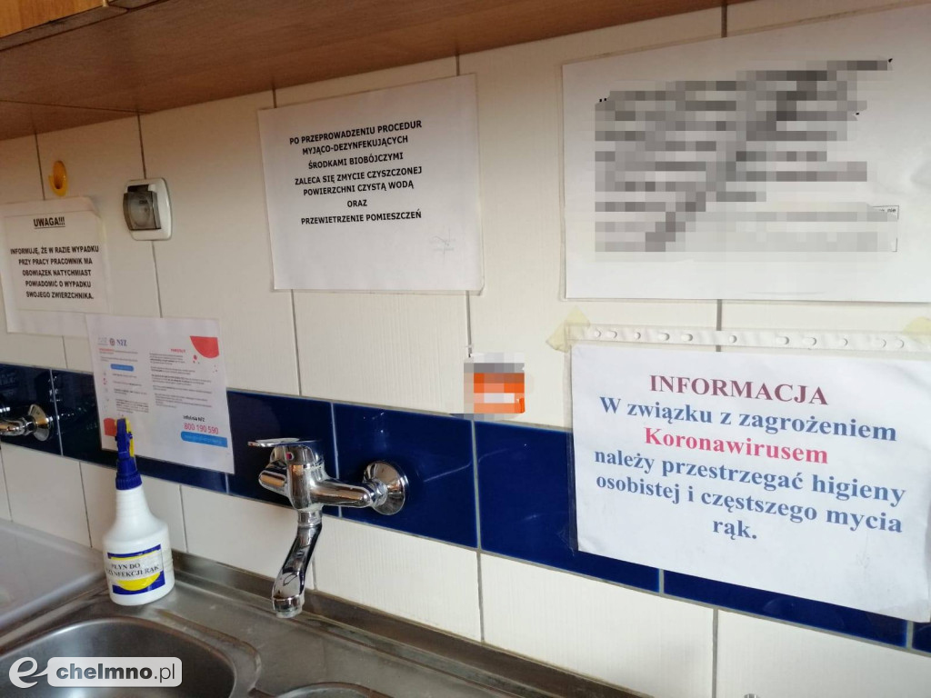 Pracownicy Sanepidu sprawdzają bezpieczeństwo