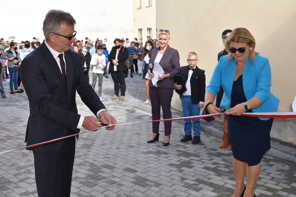 Uroczyste otwarcie hali sportowej w SOSW