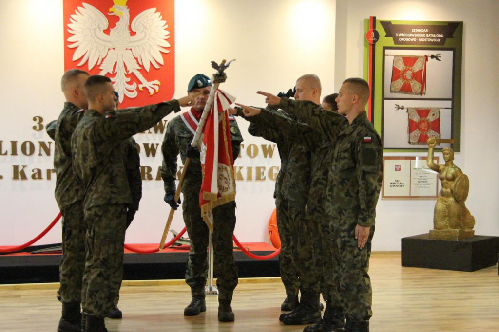 Absolwenci klas wojskowych złożyli przysięgę wojskową w 3BDM