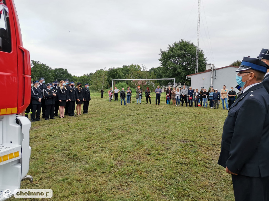 OSP z Trzebcza Szlacheckiego poświęciła nowy wóz strażacki
