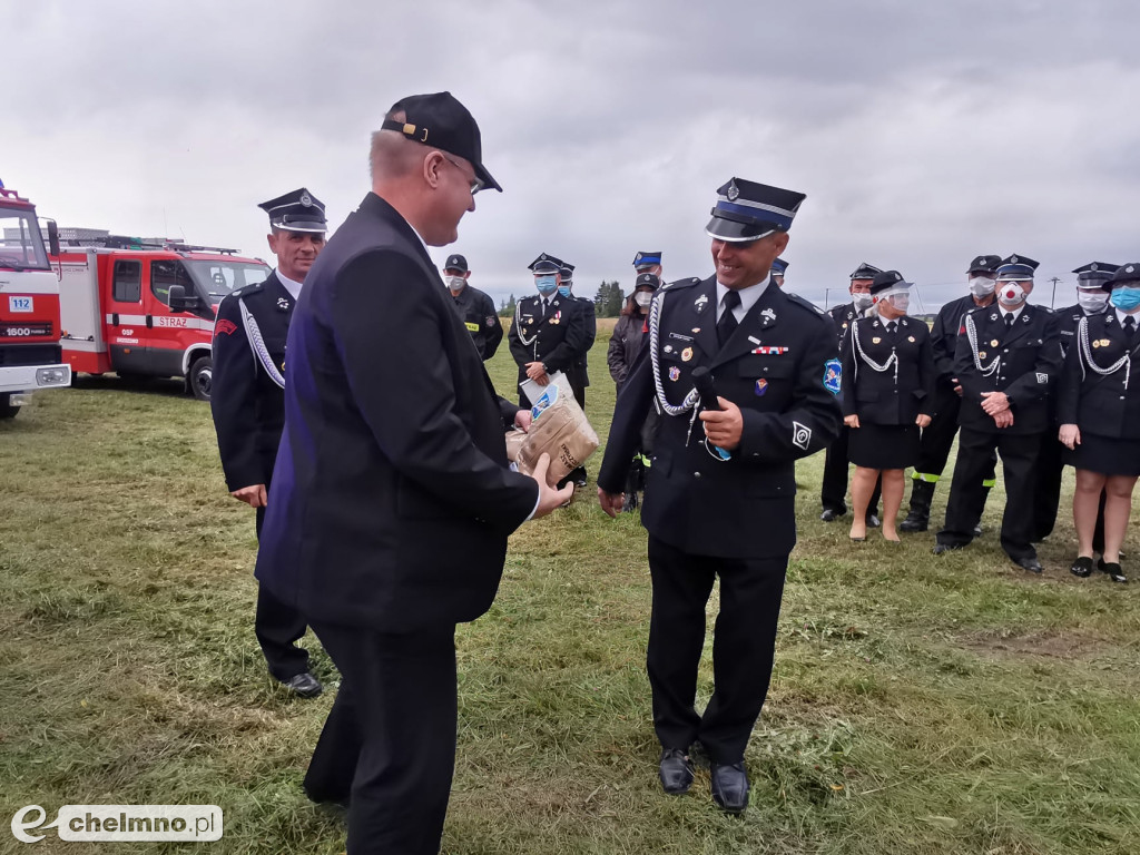 OSP z Trzebcza Szlacheckiego poświęciła nowy wóz strażacki