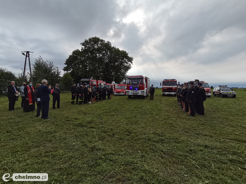 OSP z Trzebcza Szlacheckiego poświęciła nowy wóz strażacki