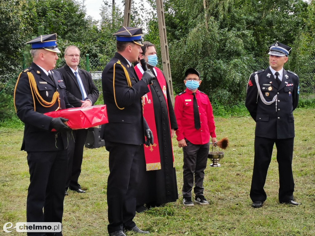 OSP z Trzebcza Szlacheckiego poświęciła nowy wóz strażacki