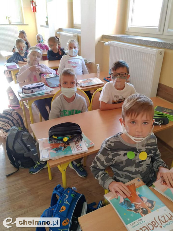 Kropkowa kreatywność ogarnęła także uczniów Katolika