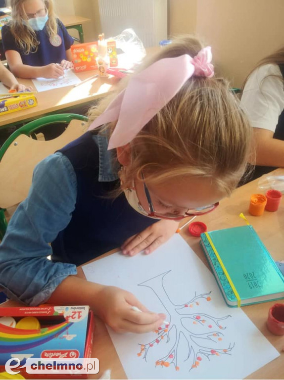 Kropkowa kreatywność ogarnęła także uczniów Katolika