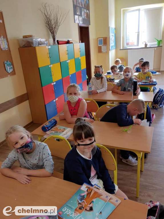Kropkowa kreatywność ogarnęła także uczniów Katolika