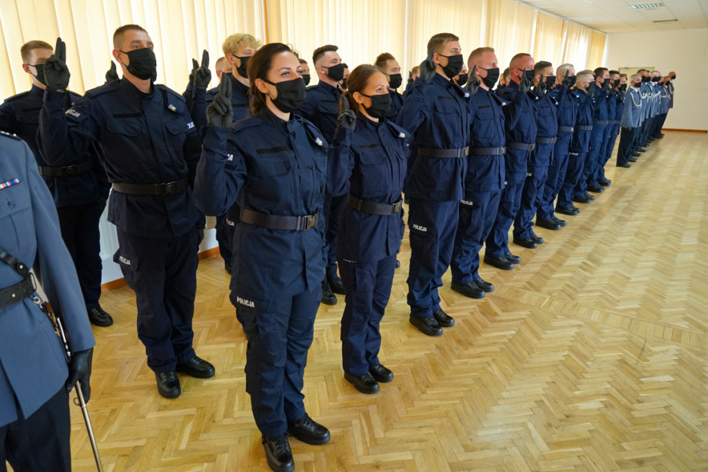 Ślubowanie i awanse policjantów