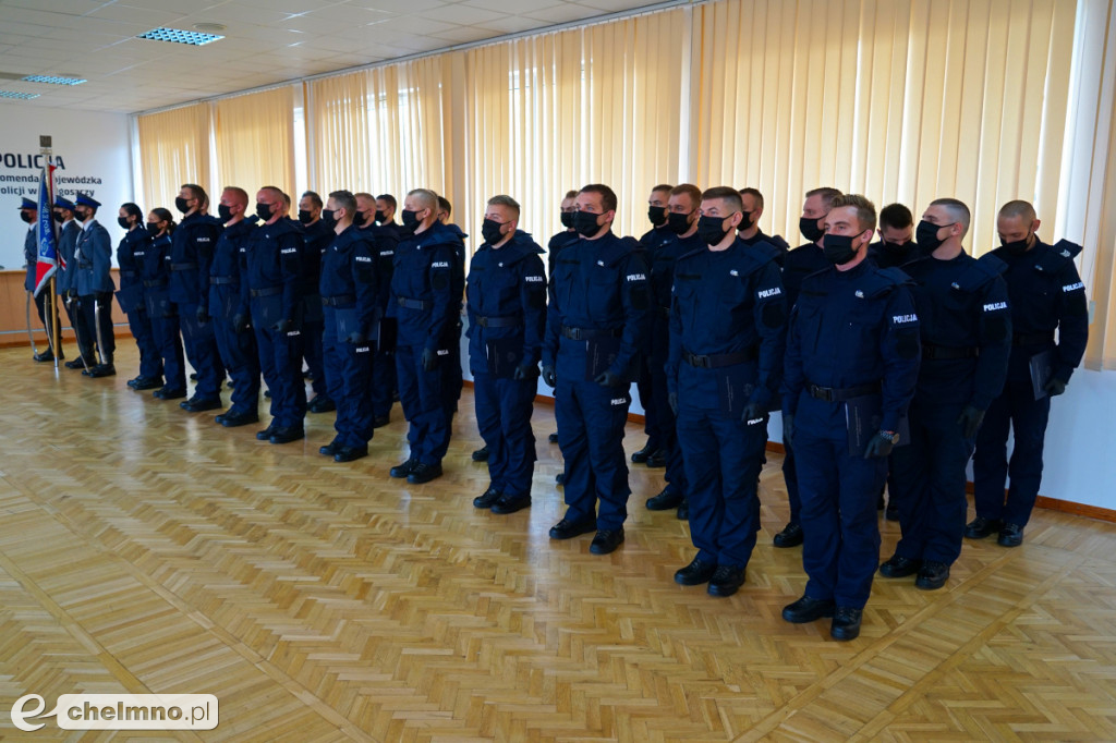 Ślubowanie i awanse policjantów