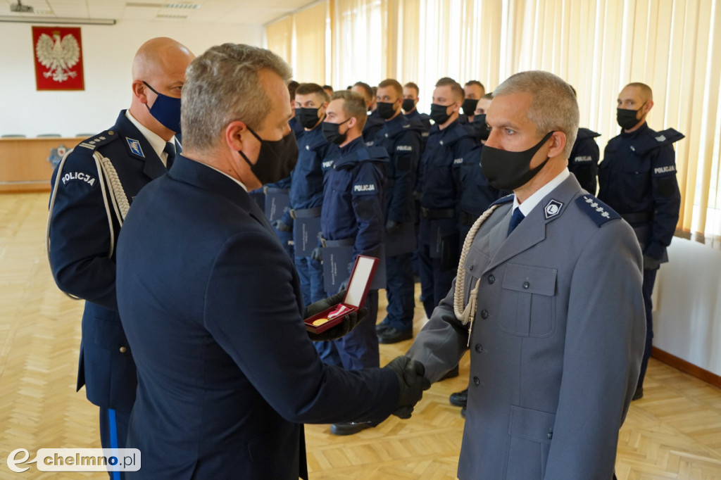 Ślubowanie i awanse policjantów