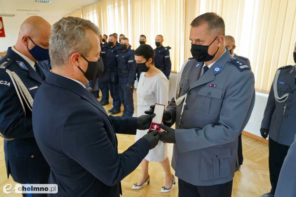 Ślubowanie i awanse policjantów
