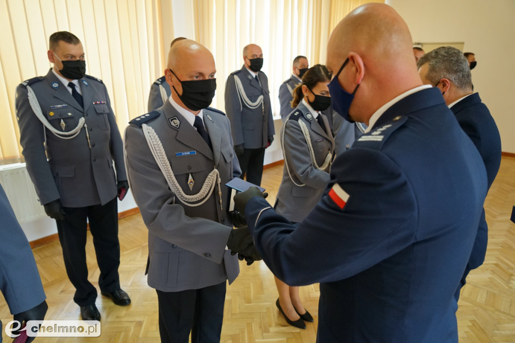 Ślubowanie i awanse policjantów