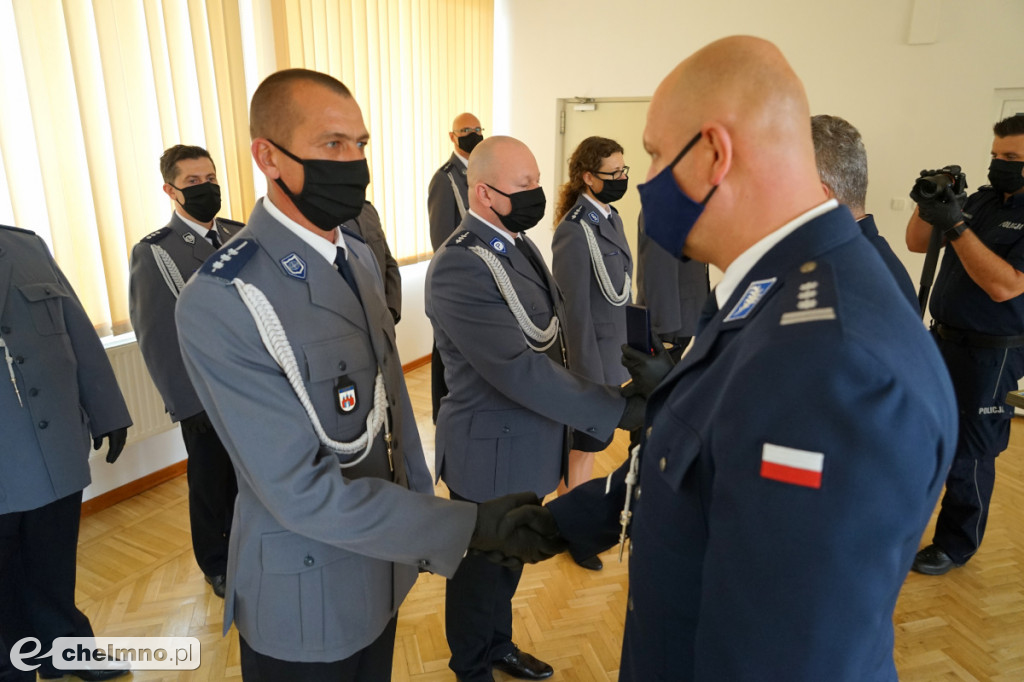 Ślubowanie i awanse policjantów