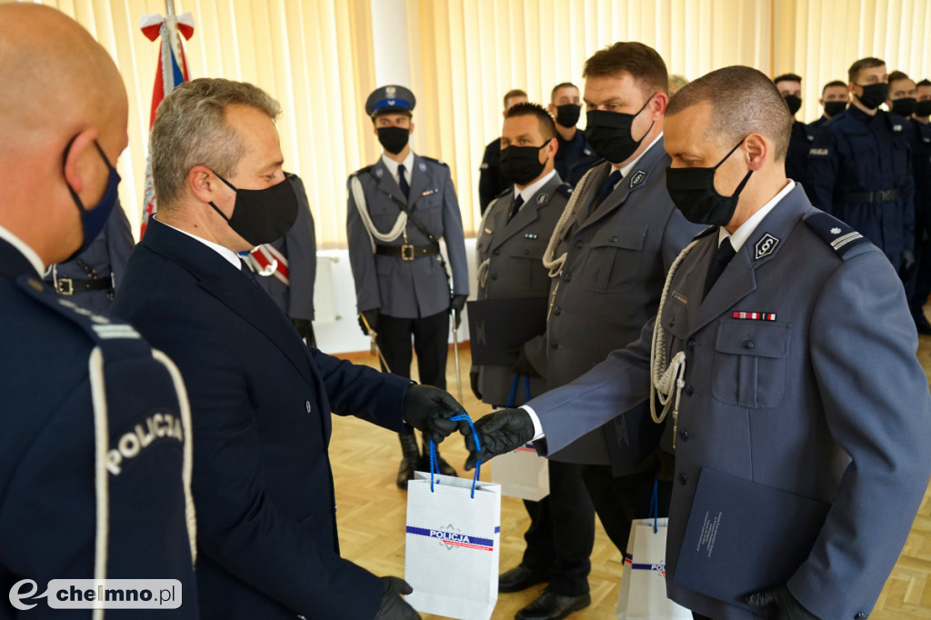 Ślubowanie i awanse policjantów