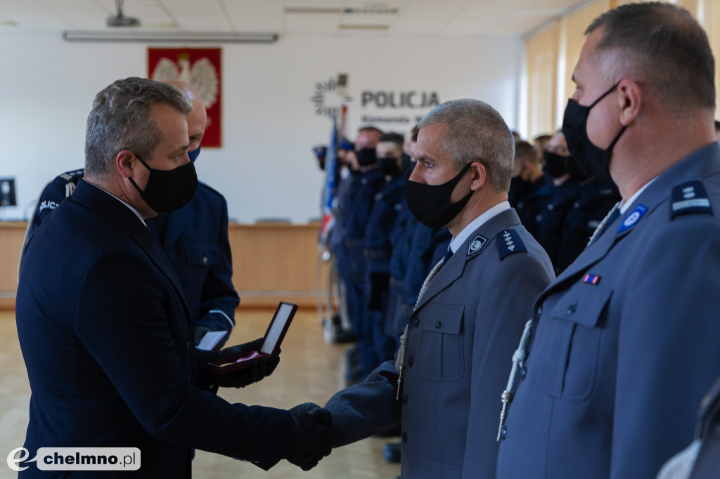 Ślubowanie i awanse policjantów