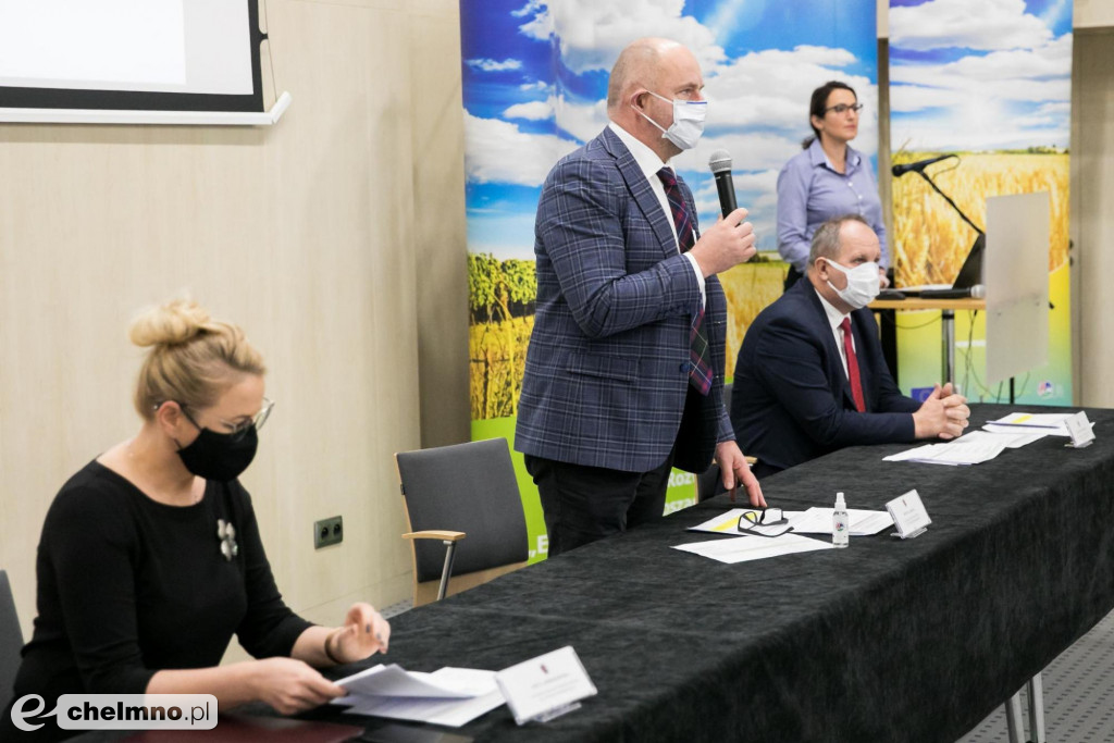 Tysięczna umowa dotacyjna na uruchomienie firmy fotograficznej
