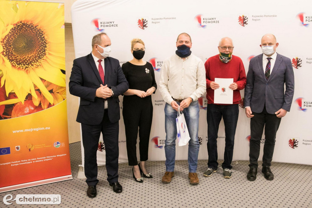 Tysięczna umowa dotacyjna na uruchomienie firmy fotograficznej