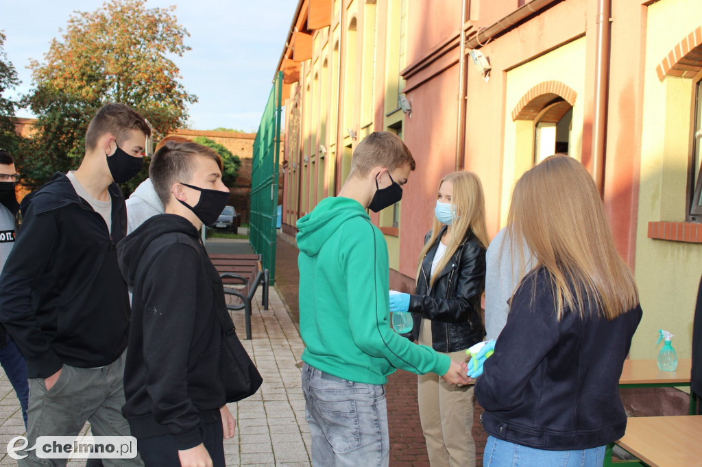 Otrzęsiny oraz ślubowanie klas pierwszych w ZS nr 2