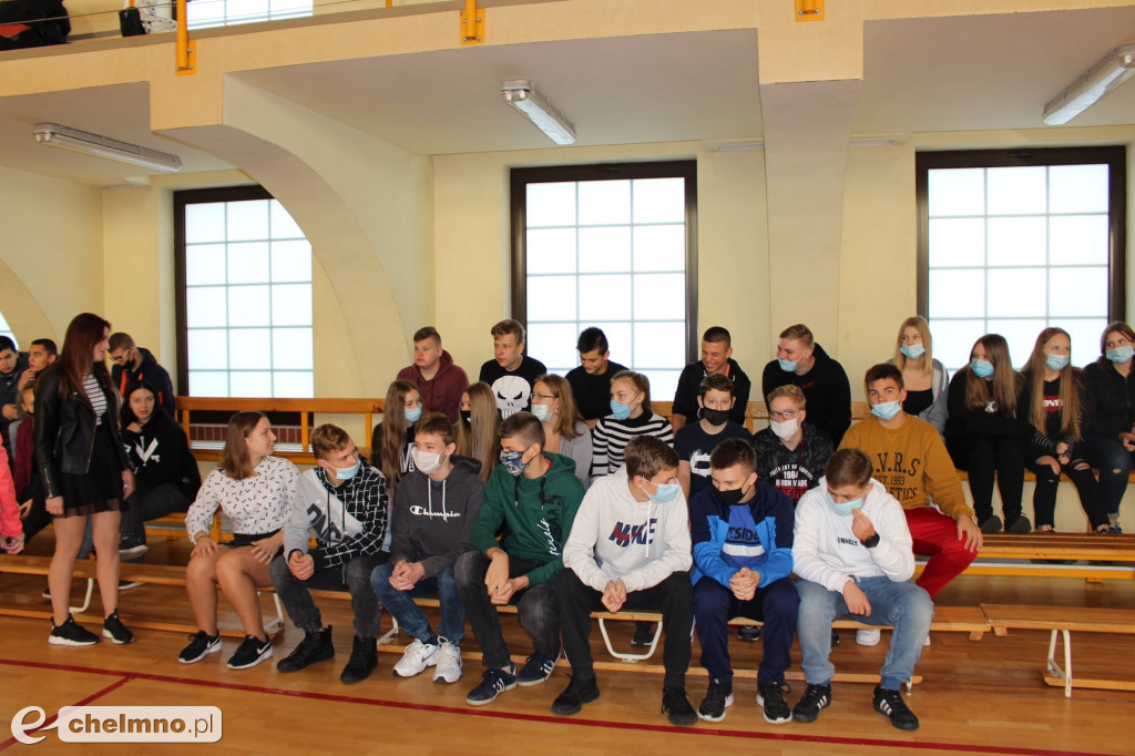Otrzęsiny oraz ślubowanie klas pierwszych w ZS nr 2