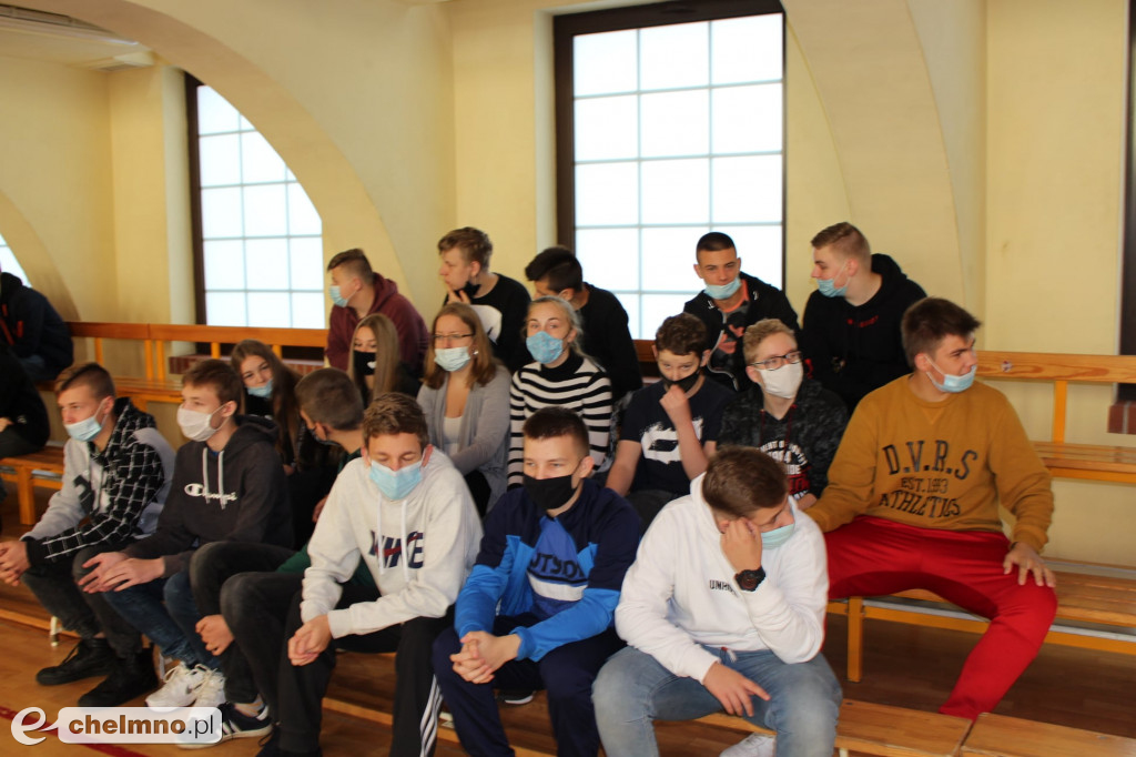 Otrzęsiny oraz ślubowanie klas pierwszych w ZS nr 2