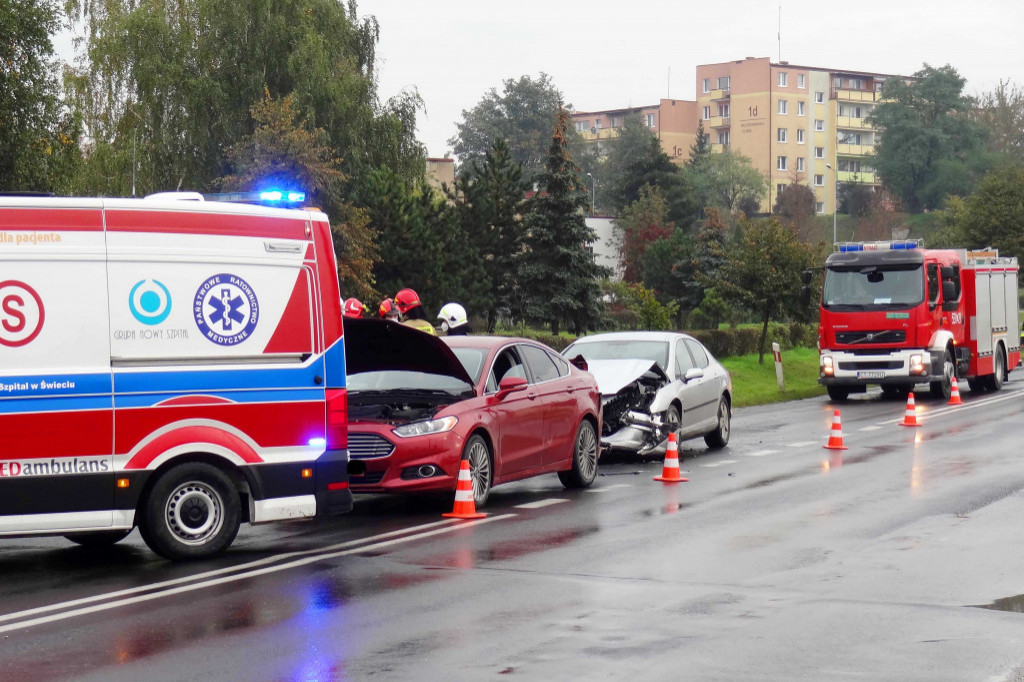Dwa auta na chełmińskich rejestracjach zderzyły się w Przechowie