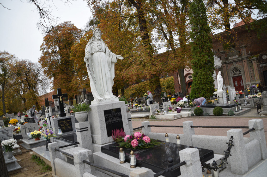 Smutny i nietypowy Dzień Wszystkich Świętych