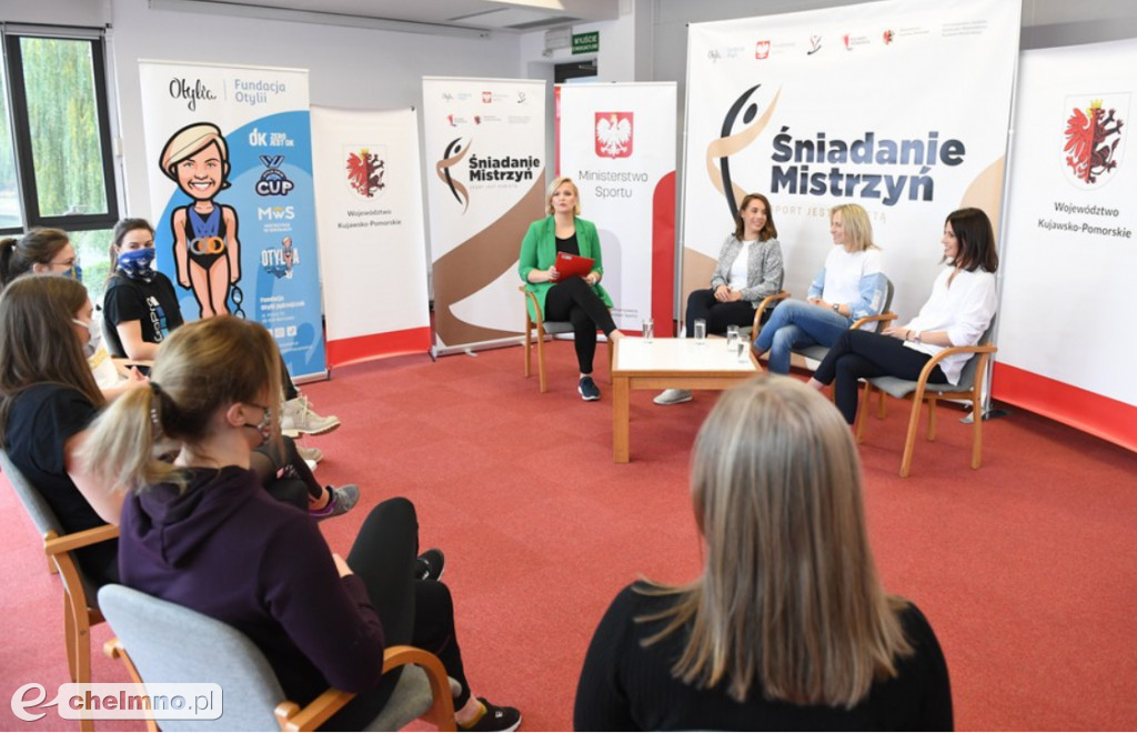 Sport łączy pokolenia: zajęcia online z mistrzyniami