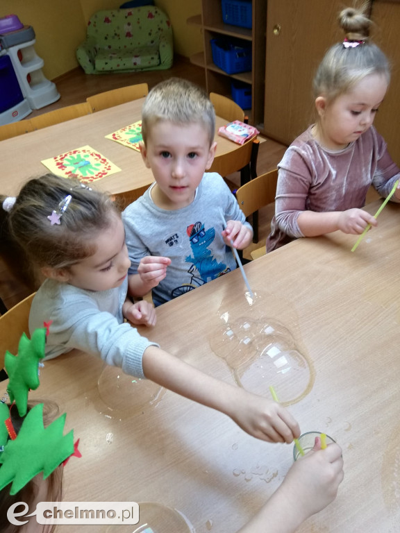 Przedszkolaki z Brzdąca eksperymentowały z bańkami