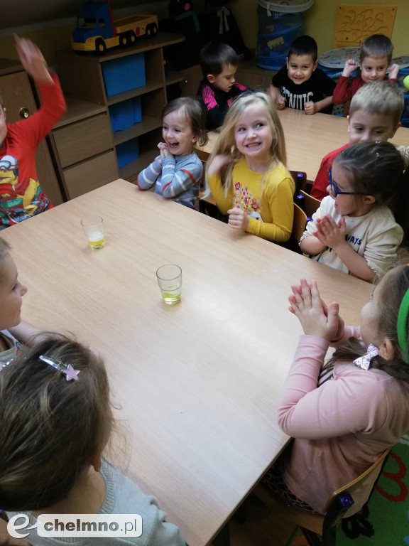 Przedszkolaki z Brzdąca eksperymentowały z bańkami